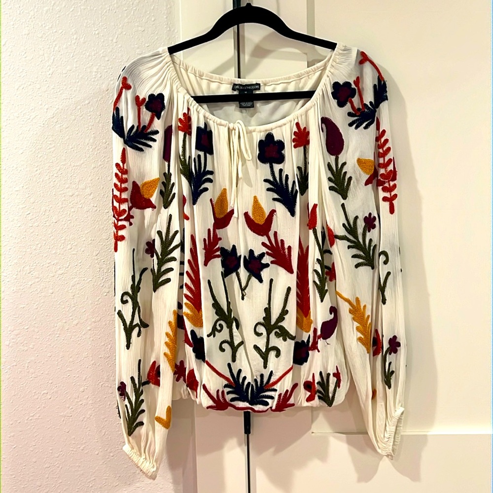 Chelsea & Theodore embroidered floral top